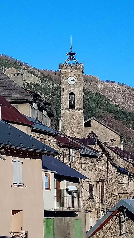 Vila Sur Un Petit Nuage Roubion Exteriér fotografie